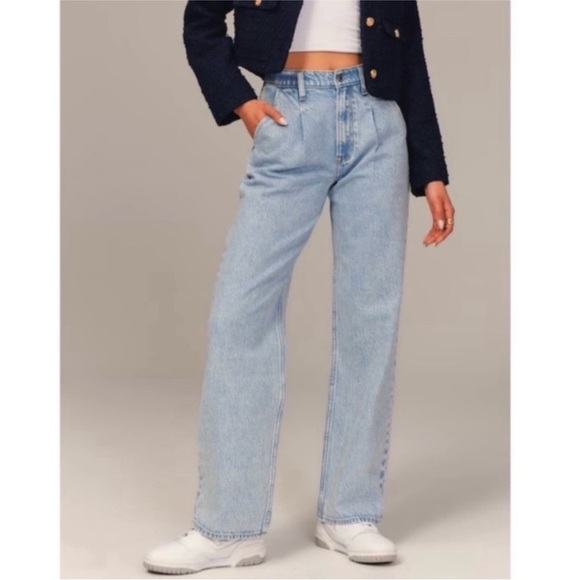 Abercrombie & Fitch The Loose High Rise Jeans with Pleats light wash 27/4R - Picture 1 of 6